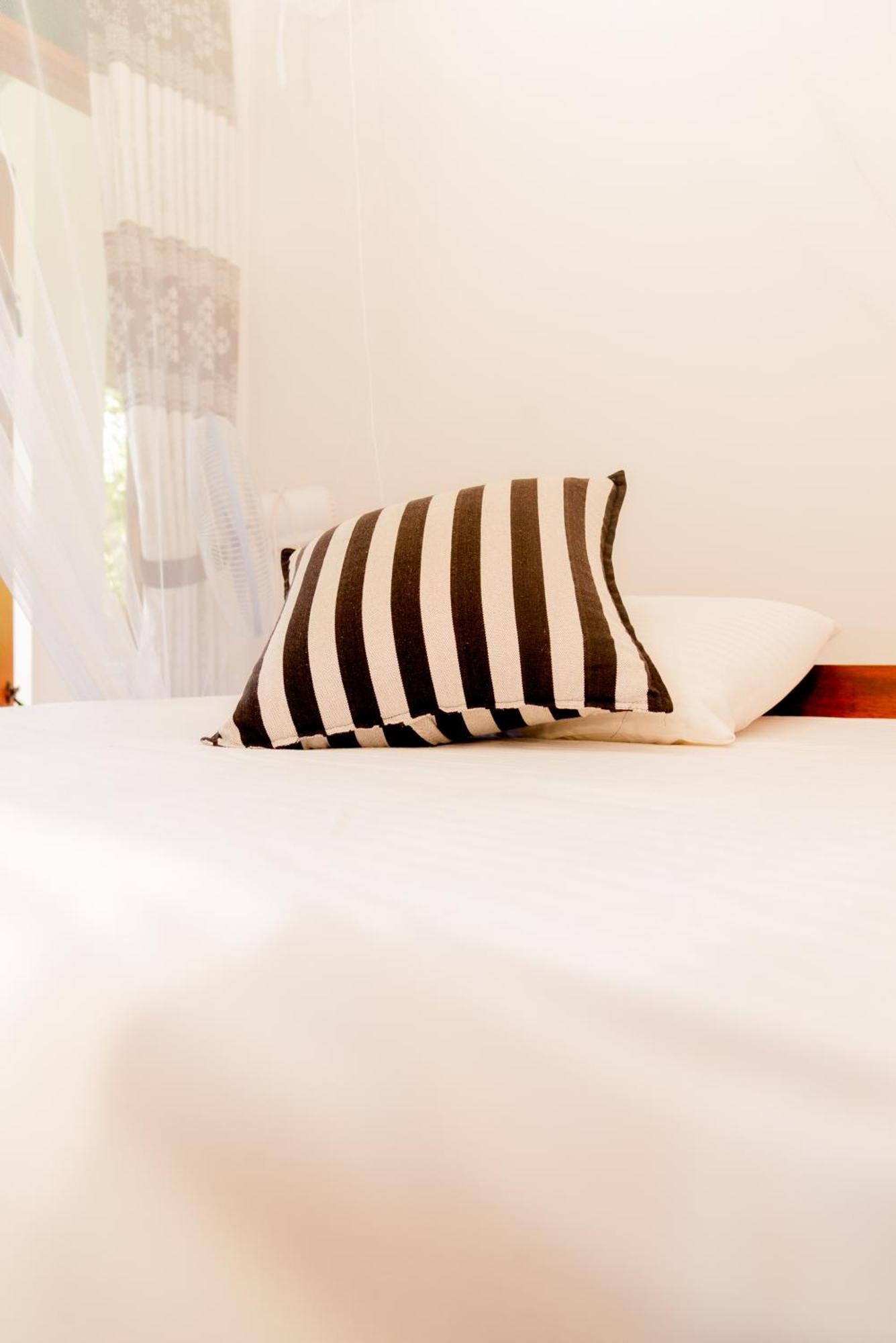 Samiru Guest Inn Ела Екстериор снимка