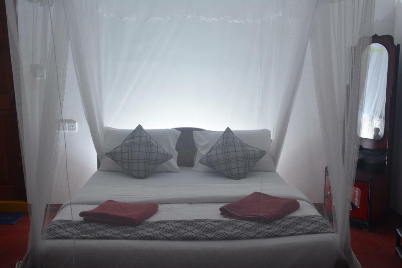 Samiru Guest Inn Ела Екстериор снимка